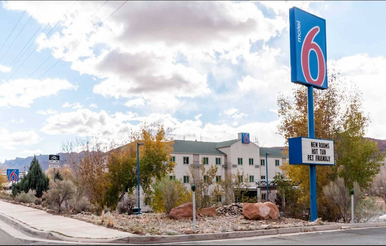 Wolfe'S Moab, Adult Only Hotel Exterior foto